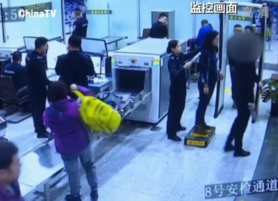 飞机禁烟时代 从鞋中藏匿打火机看安检的警惕性